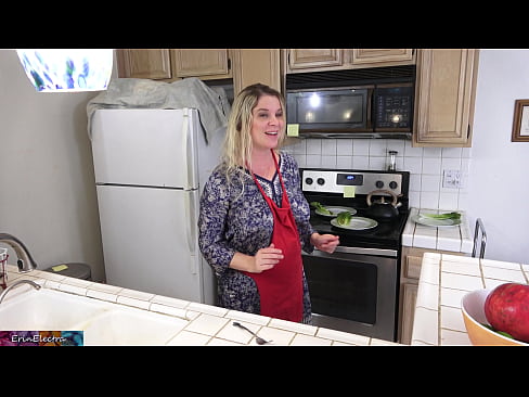 ❤️ Stepmom هن جي تاريخ کان اڳ باورچی خانه ۾ کيس کير پيارڻ سپر جنسي تي sd.wassell.ru